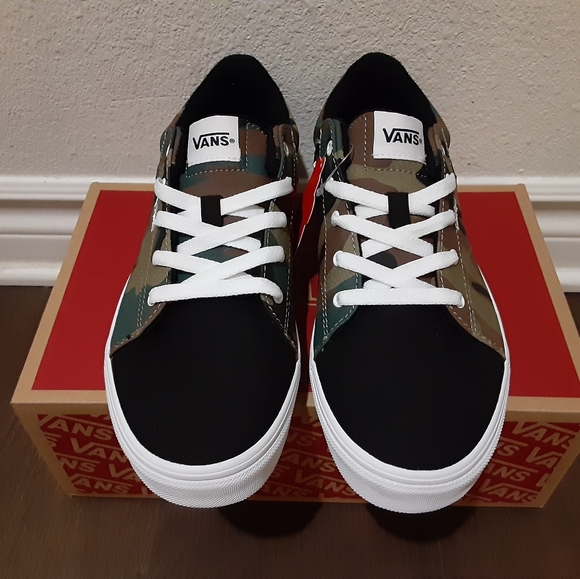 Vans - Picture 2 of 4